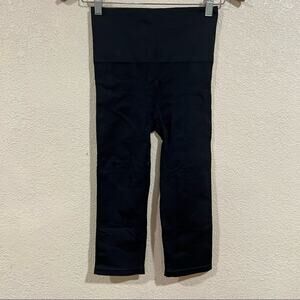 Blanqi everyday maternity seamless cropped high rise leggings